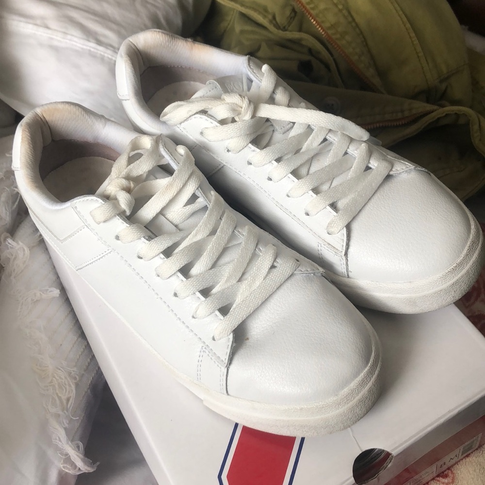 WHITE PONY SHOES